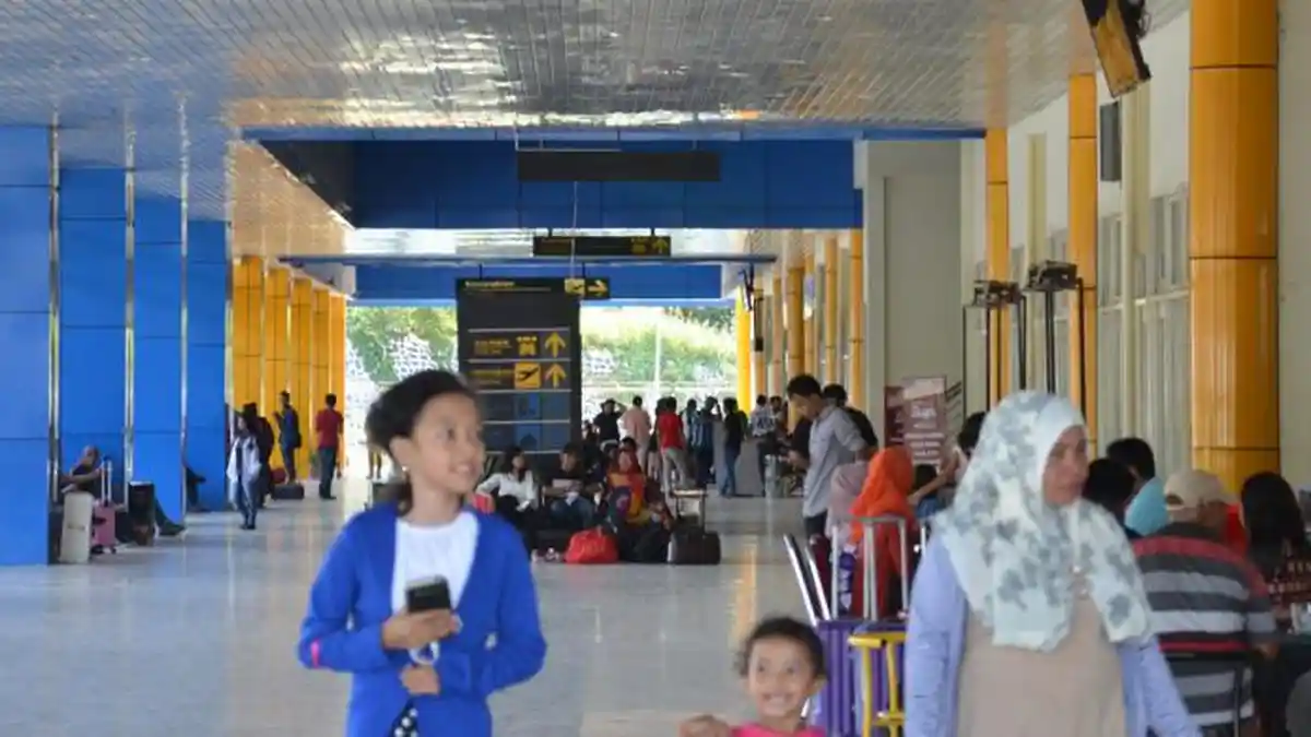 Aktivitas Gunung Gamalama Mereda, Bandara Babullah Ternate Kembali Dibuka