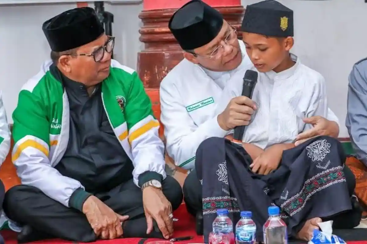 Kunjungan Kerja, Mardiono Temui Santri Yatim Piatu di Aceh