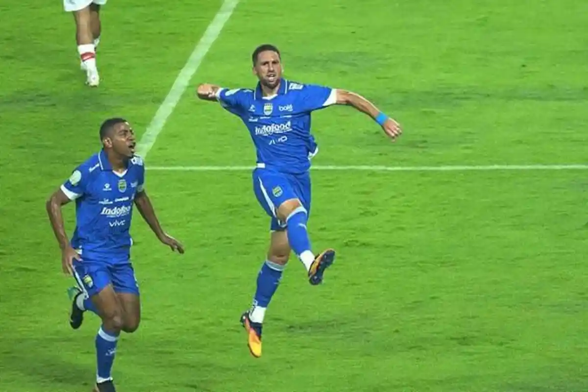 Saddil Ramdani Kesal Saat Diganti Bojan Hodak, Ini Alasan Pergantian Cepat di Laga Persib vs Persis