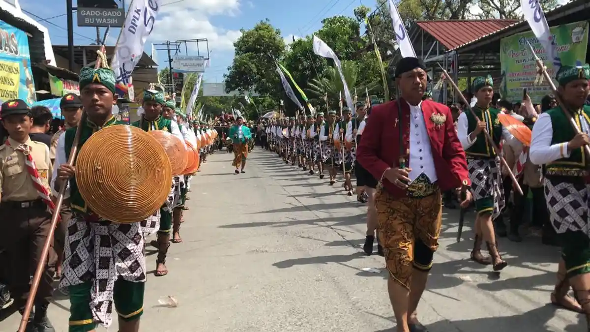Begini Meriahnya Iring-Iringan Prajurit Patang Puluhan saat Pagelaran Grebeg Besar Demak