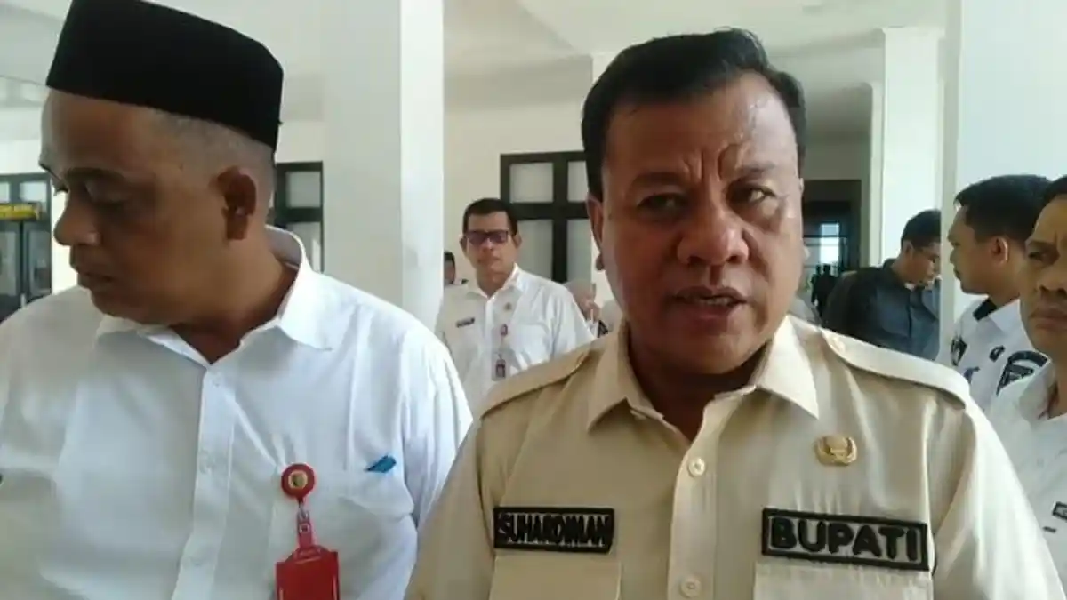 Kegiatan Bupati Kuansing Suhardiman Amby Sebelum Dikabarkan Kena OTT KPK - Tribunpekanbaru.com