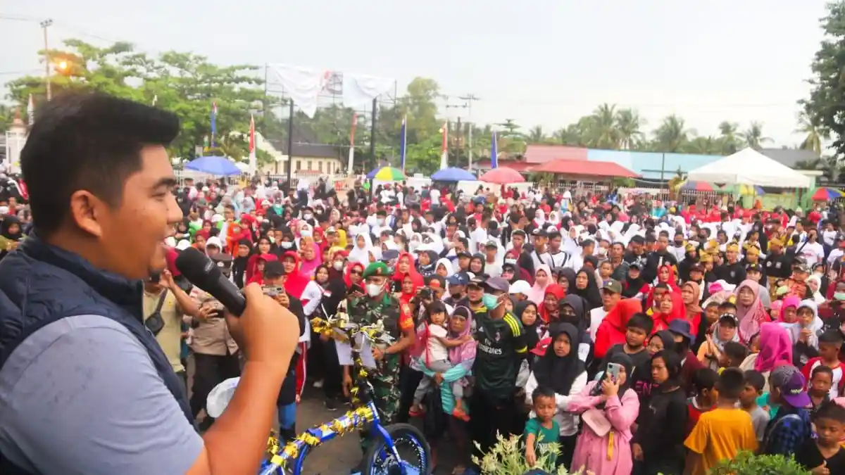 Ratusan Warga Bintan Ramaikan Senam dan Jalan Santai Rayakan HUT 77 RI