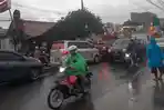 Suasana-kemacetan-Sawangan-Depok-saat-Hujan-Deras.jpg