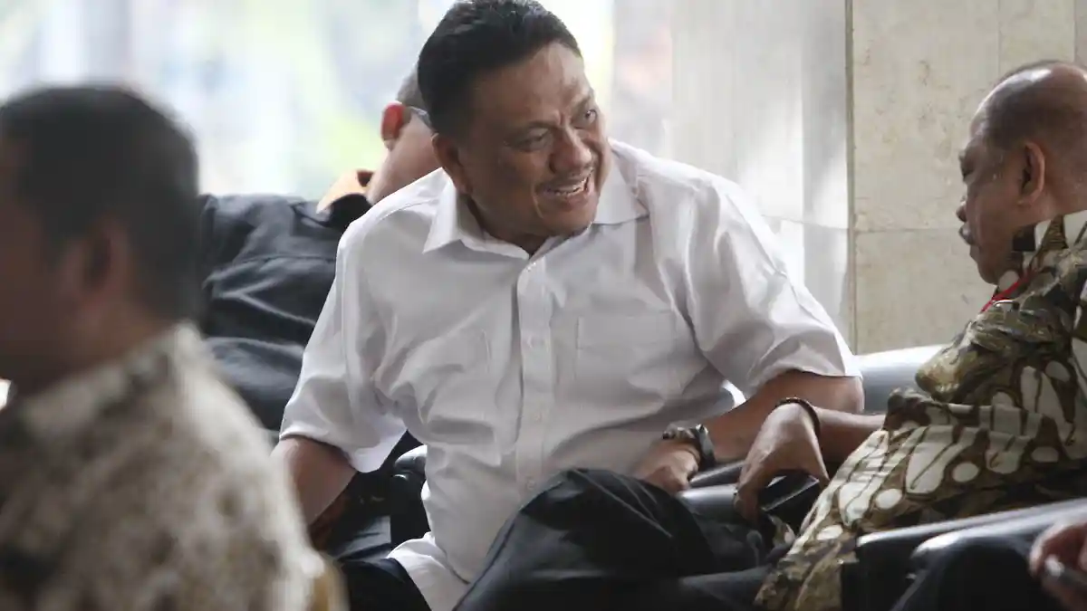 Olly Dondokambey Mengaku Tidak Kenal Dengan Terdakwa dan Tersangka e-KTP