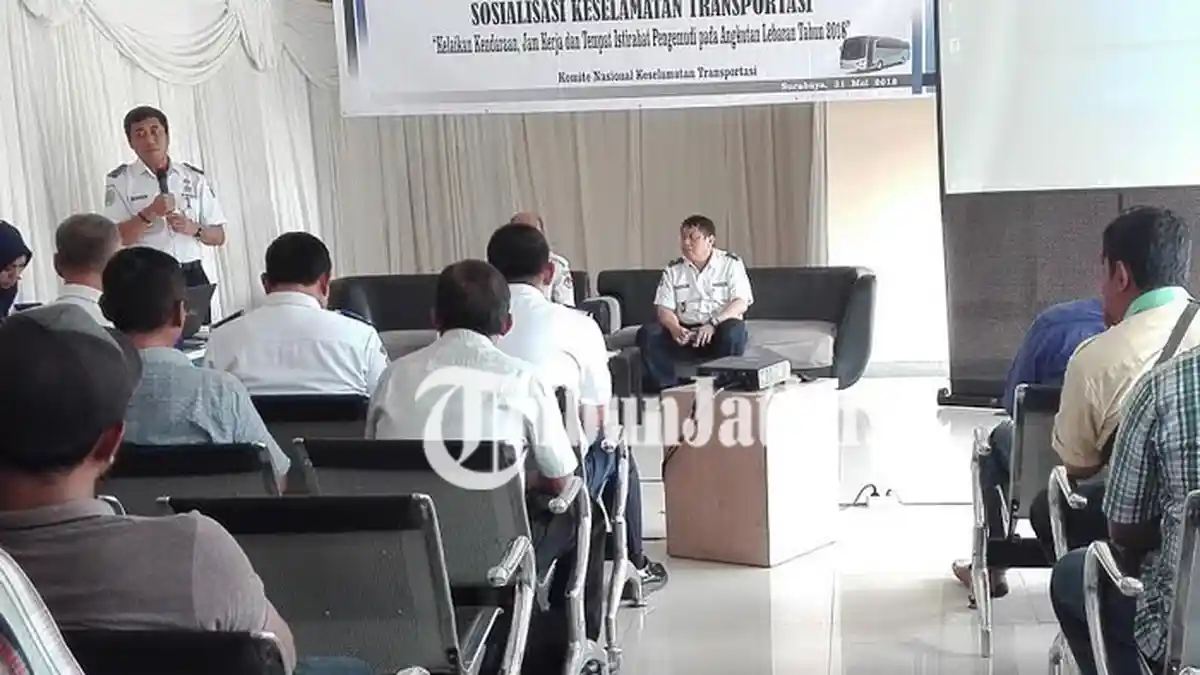 Jelang Lebaran, KNKT Kumpulkan Manajemen dan Pengemudi Bus di Terminal Bungurasih