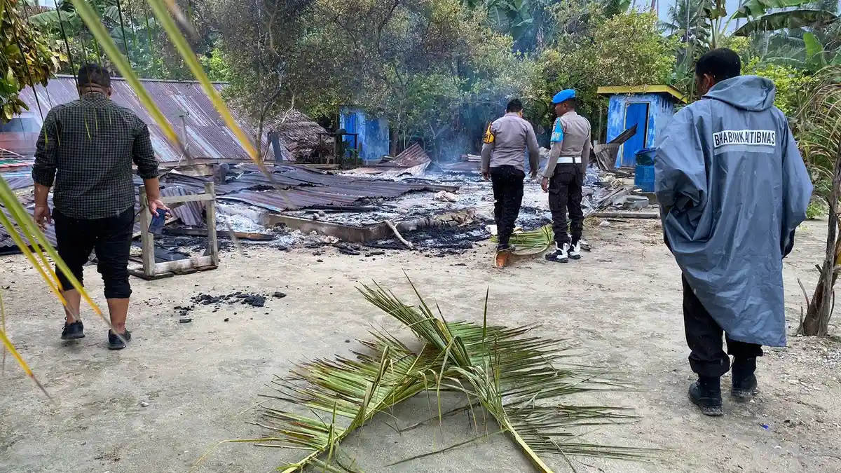 BREAKING NEWS: Kronologi Rumah Abang Minggus di Halmahera Timur Maluku Utara Dibakar Massa