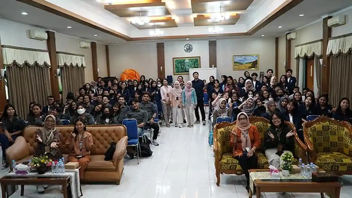 Mantap! UPITRA Ajarkan Mahasiswa Taat Pajak Sejak Dini, Kunjungi KPP Surakarta 