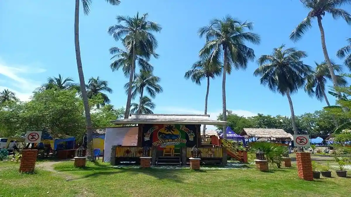 Pintar Asia Beach Tempat Wisata di Sikka dengan Spot Foto Instagramable 