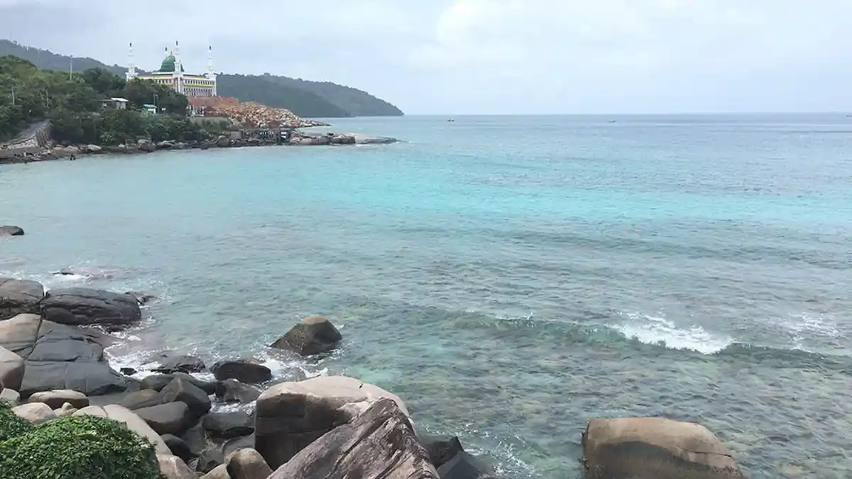 Despite Sunny Weather, BMKG Reminds Anambas Residents Beware of High Waves