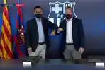 pelatih-baru-fc-barcelona-ronald-koeman-berpose-bersama-presiden.jpg