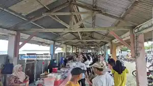 Suasana-berburu-takjil-di-desa-Pintadia-Kecamatan-Bolaang-Uki-Kabupaten-Bolsel-Sulut.jpg