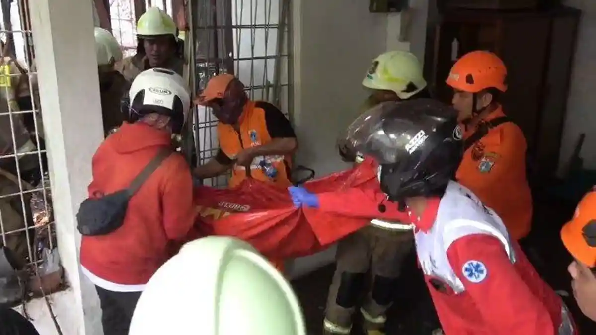 Kebakaran Rumah di Cilandak Barat, Satu Orang Dilaporkan Tewas