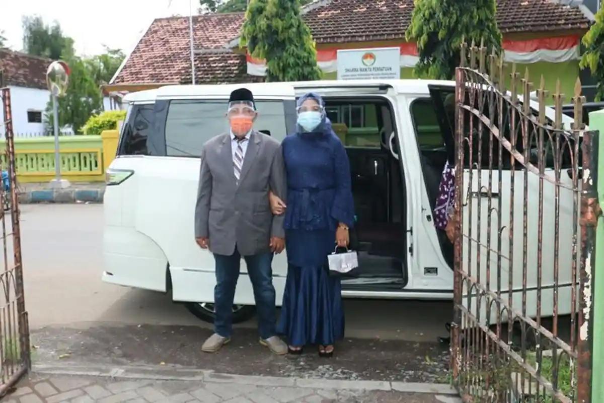 Pengakuan Pasangan M Kasman dan Muawanah yang Menikah Pakai Mobil Wali Kota Probolinggo
