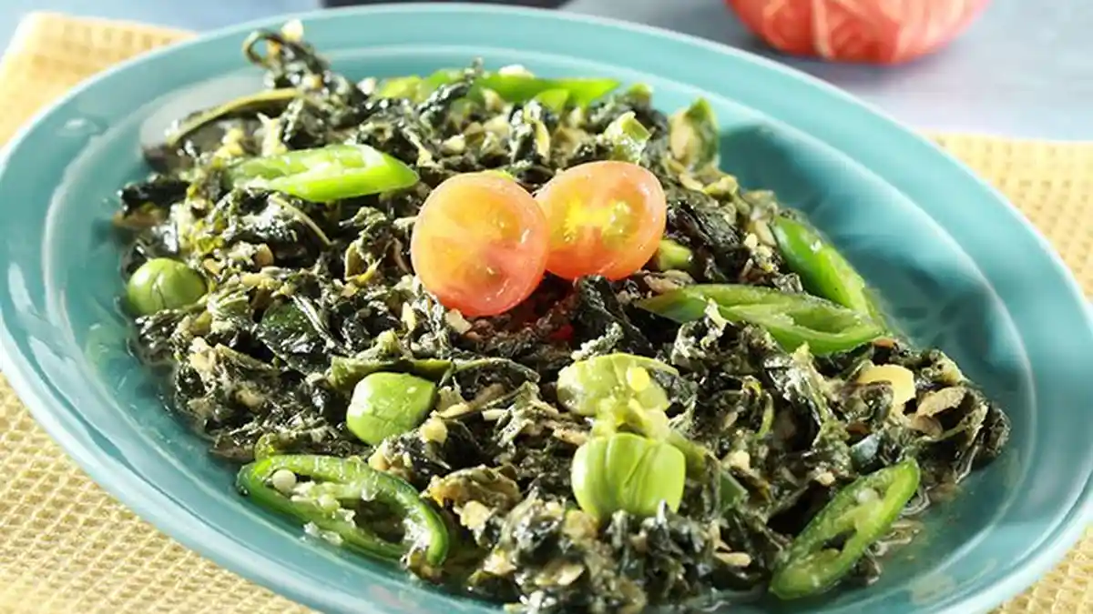 Menu Buka Puasa Daun Singkong Tumis Rebon dan Cara Buat Daun Singkong Tumis Rebon