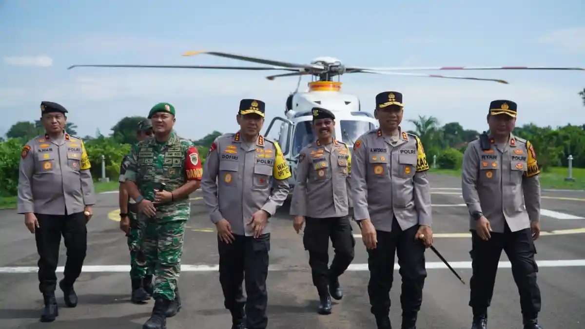 Kapolres Indramayu: Wakapolri dan Kapolda Jabar Tinjau Arus Mudik di Jalur Pantura dan Tol