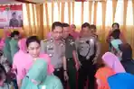 Perangi Narkoba dan Cegah Tawuran Warga Polres Metro Jakarta Pusat dan TNI Bagi-bagi Sembako