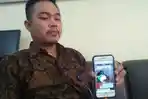 guru-korban-menunjukkan-bukti-tangkapan-layar-panggilan-video-mesum-dari-pencuri.jpg