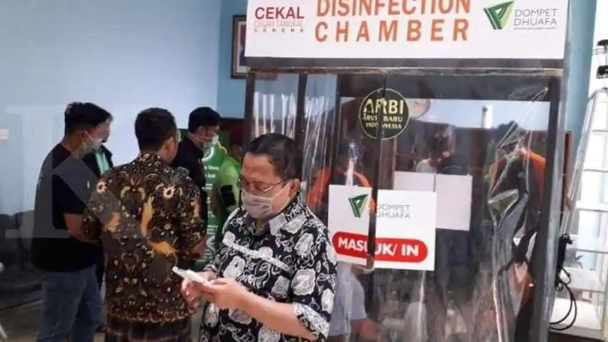 Tangkal Penyebaran Virus Corona, Bilik Disinfektan Dipasang di Gedung MUI