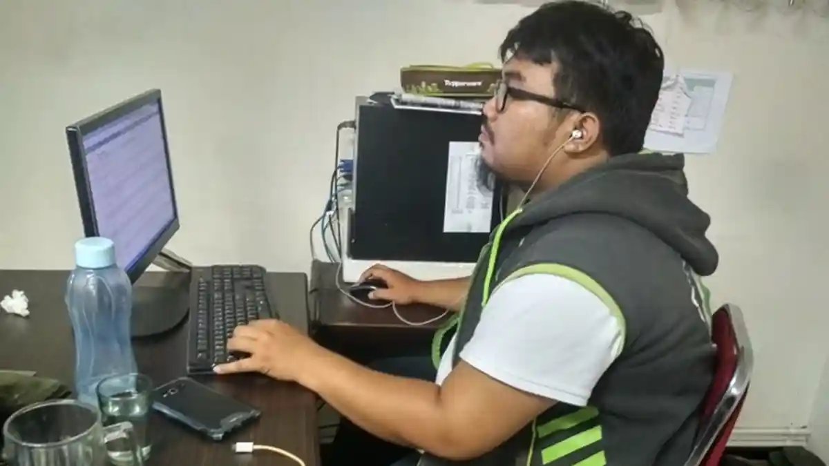 Kenali Waktu Ngemil Terbaik dan Selingi Olahraga, Ini Tips Sehat Kerja di Rumah atau Work From Home