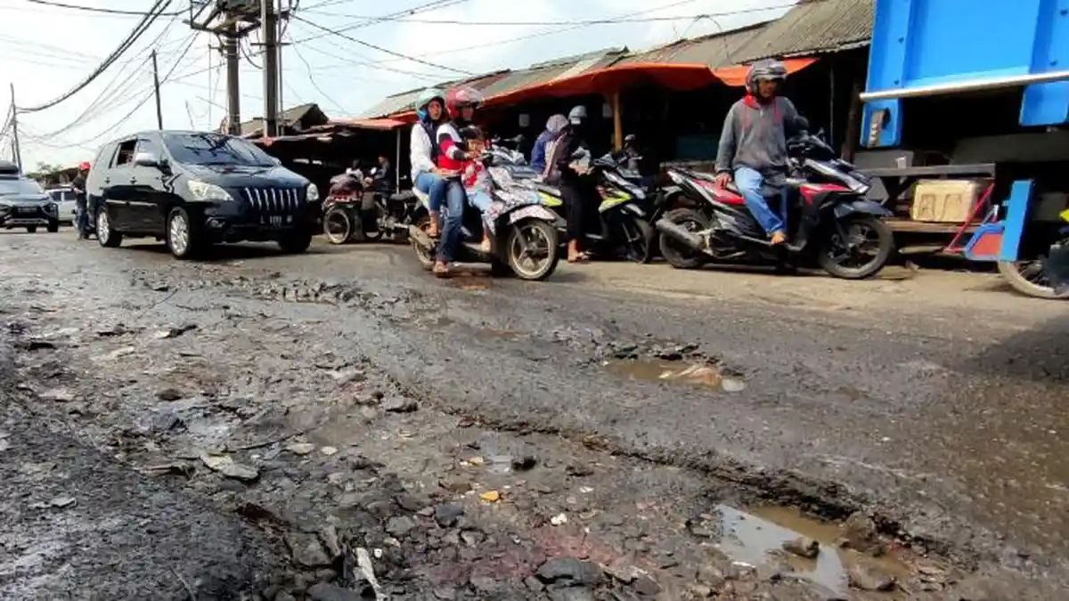 Imbas Efisiensi Anggaran, Perbaikan Jalan Rusak di Kota Malang Tertunda