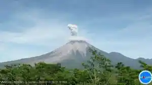 Gunung-Semeru-terus-menujukkan-aktivitas-vulkanik.jpg