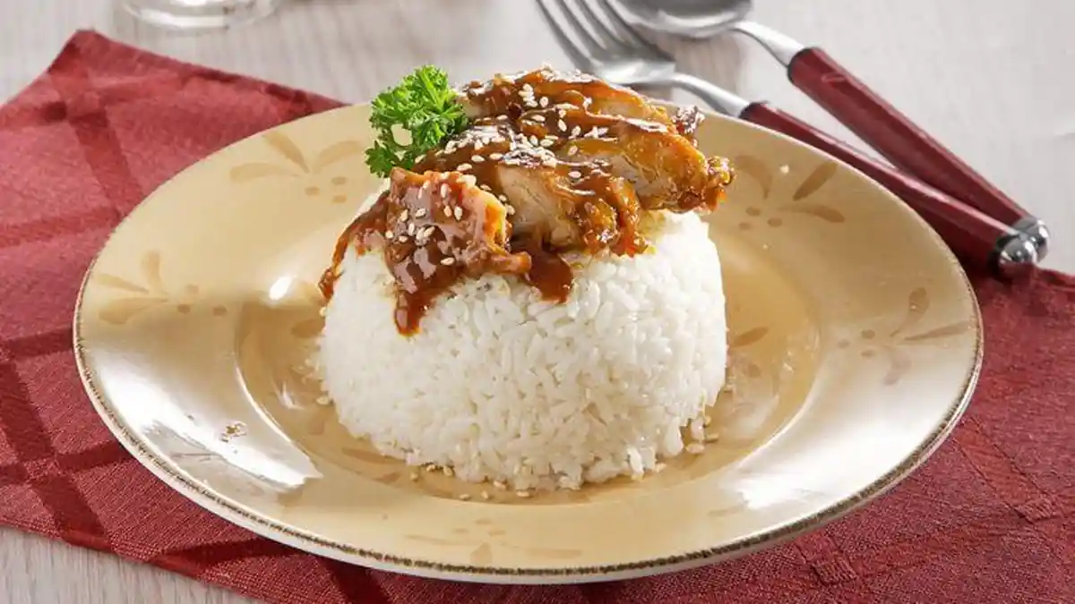 Percaya Gak? Resep Nasi Ayam Gurih ala Resto Ini Bisa Siap Dalam 45 Menit Saja