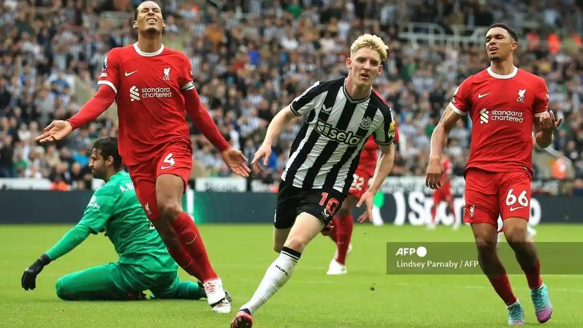 Reaksi Virgil van Dijk Terhadap Keputusan Wasit Yang Mendukung Liverpool Kembali Mencuat