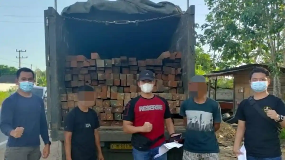 Bawa Kayu Ulin Diduga Ilegal, Sopir Beserta Truk Diamankan di Polres Tabalong