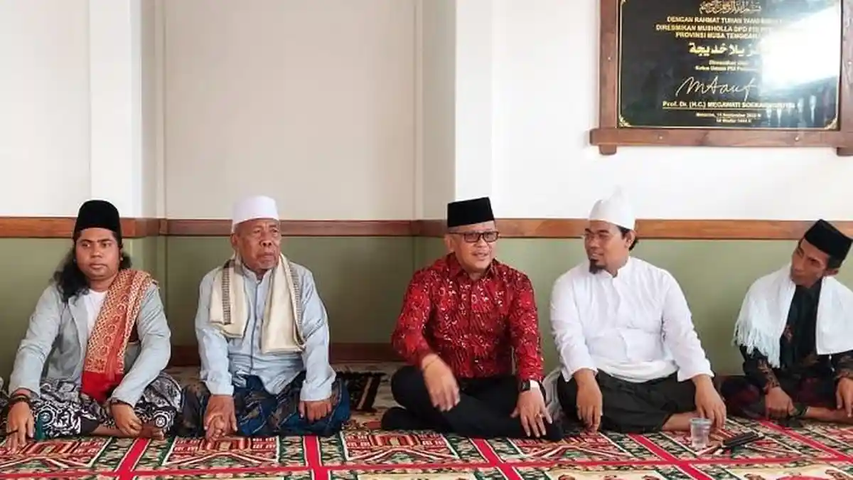 Hasto Ajak Tuan Guru dan Ulama di NTB Luruskan Sejarah Bung Karno
