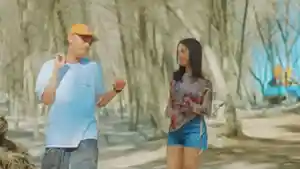 Juan-Reza-membawakan-lagu-Pica-Pica.jpg