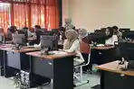 Ratusan Peserta Ikuti Tes UTBK SNBT di Kampus Poltesa Sambas
