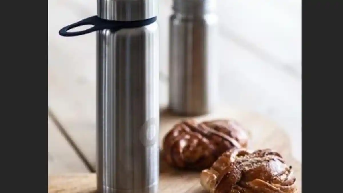 Tak Hanya Sekedar Dicuci, Ini Cara Ampuh Bersihkan Botol Minum Stainless
