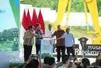 20240604-Presiden-Joko-Widodo-melakukan-peletakan-batu-pertama.jpg