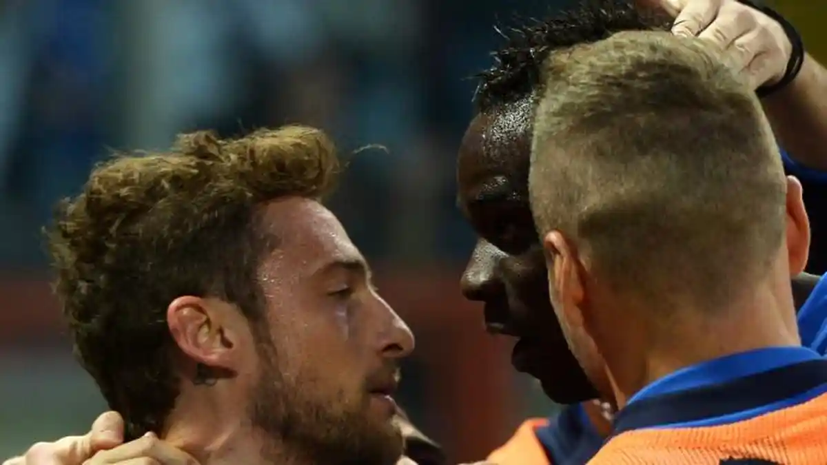 Jalannya Laga Italia 1-1 Luksemberg: Balotelli Apes