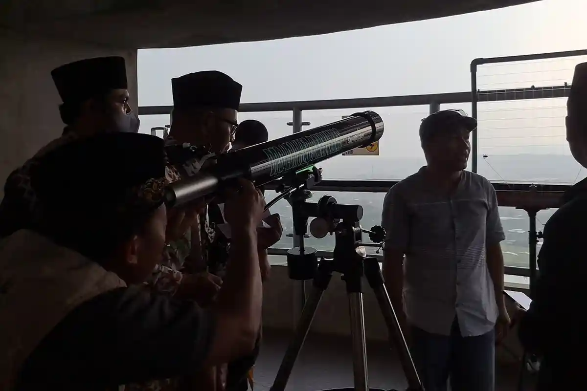Mendung dan Hujan Petir Hambat Pengamatan Hilal Ramadan dari Menara Pandang Teratai Purwokerto