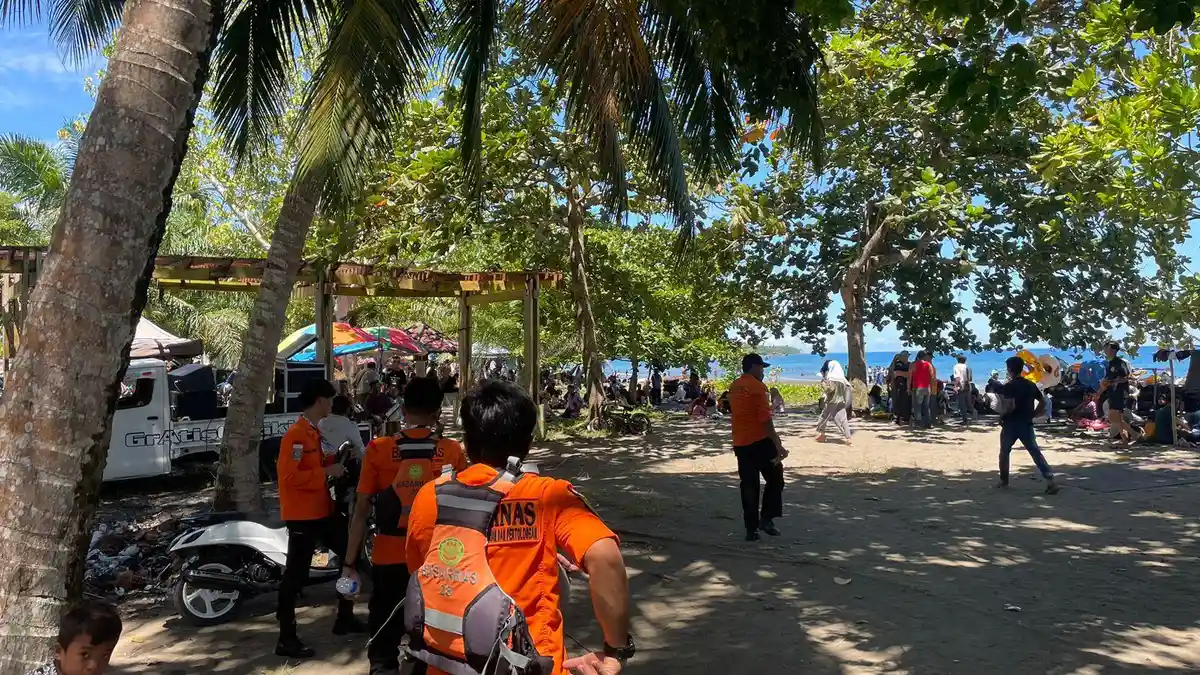 Basarnas Pasangkayu Terjunkan Personel Pantau Wisatawan di Trempat Wisata