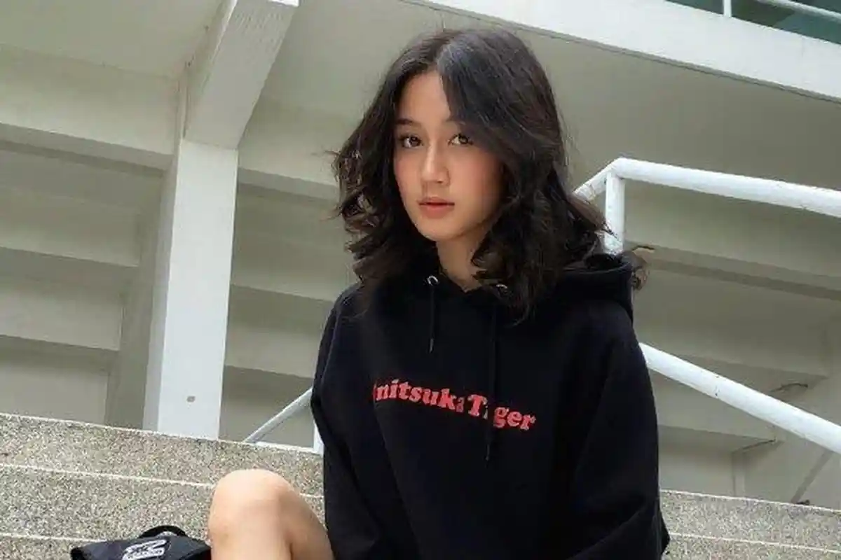 Kunci Gitar Tak Ingin Usai - Keisya Levronka:  Terluka dan Menangis Tapi Ku Terima