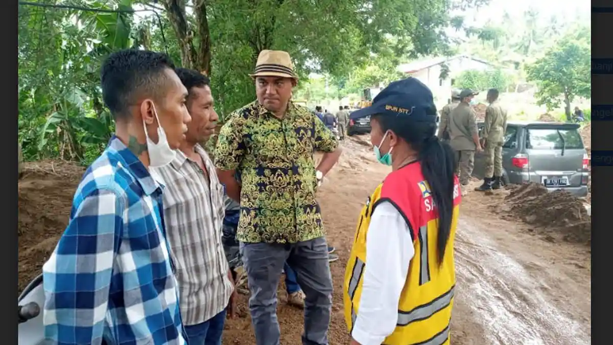 Senator DPD RI Asal NTT Pantau Ruas Jalan Nasional di Flores, Ini Rencananya
