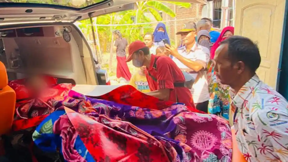 Anggota DPR Dewi Aryani Bantu Pengobatan Kulit Akut Anak Usia 13 Tahun di Desa Sukareja Tegal