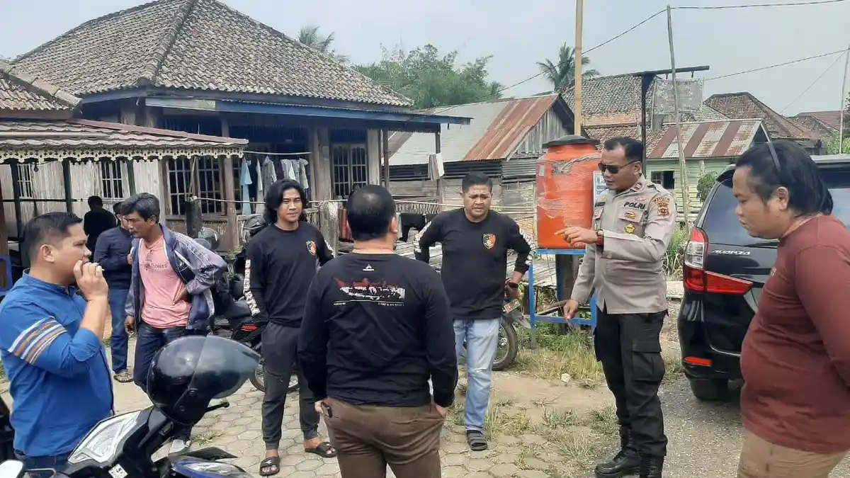 Kebakaran Hutan di Mudung Polsek Marosebo Turunkan Kekuatan Penuh