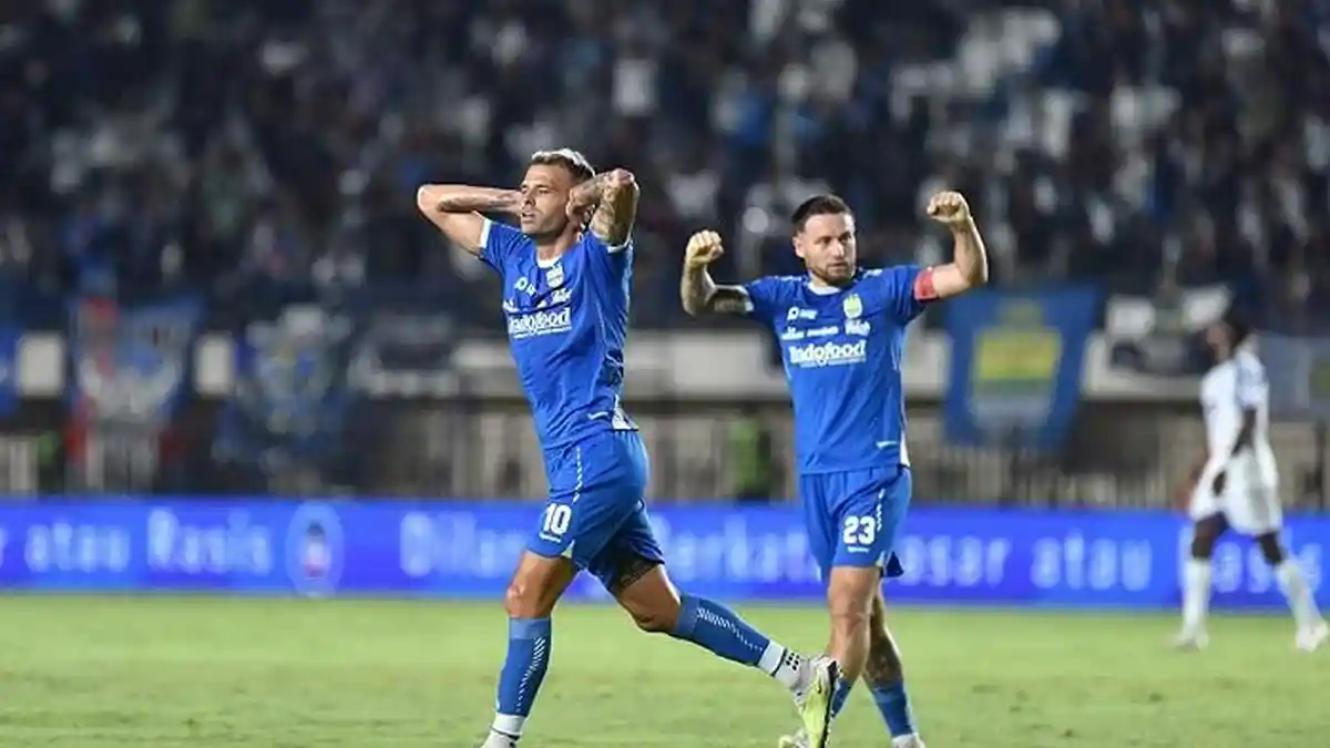 Persib Bandung Cukur PSIS Semarang 2-1, Dua Pemain Asing Jadi Penentu Kemenangan