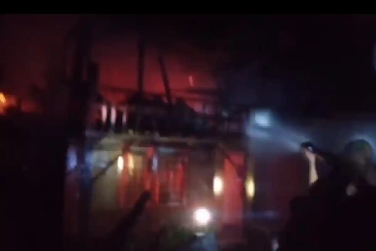 Ditinggal Terawih, Satu Unit Rumah di Desa Pidung Kerinci Ludes Terbakar