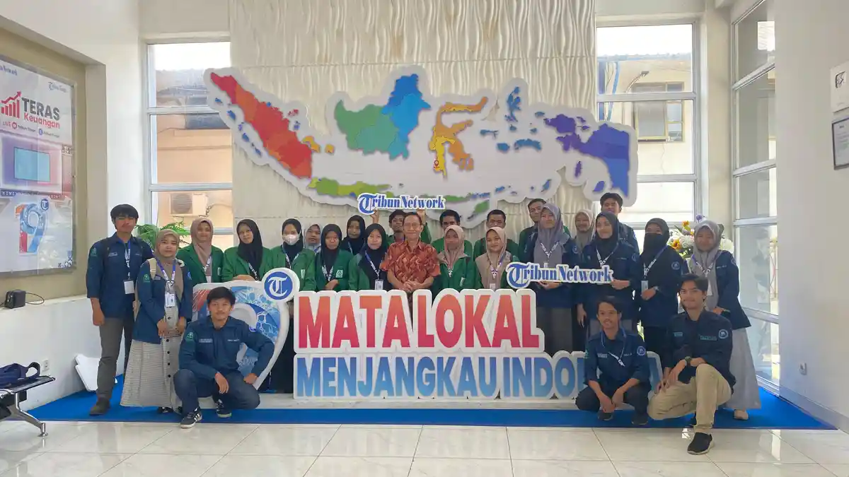 HMJ Sistem Informasi UIN Alauddin Company Visit ke Redaksi Tribun Timur