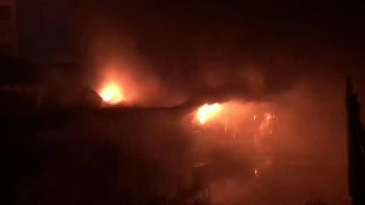 Tangki Oksigen di Bangsal Covid-19 Meledak, RS Ikut Terbakar dan 50 Orang Meninggal Dunia