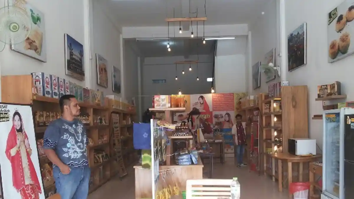 Pusat Oleh-oleh Ini Juga Sediakan Manday Goreng