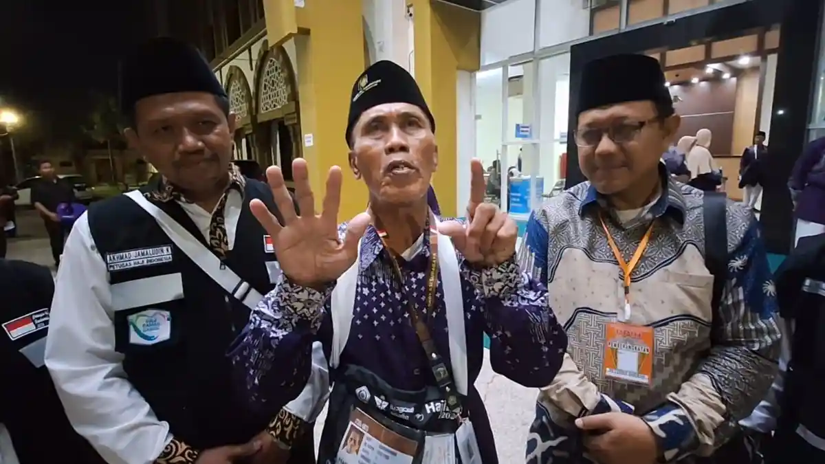 Kisah Mbah Abdurrohman: Penjual Kacang Tuna Netra Naik Haji, Daftar Sejak 2011, Sisihkan Penghasilan