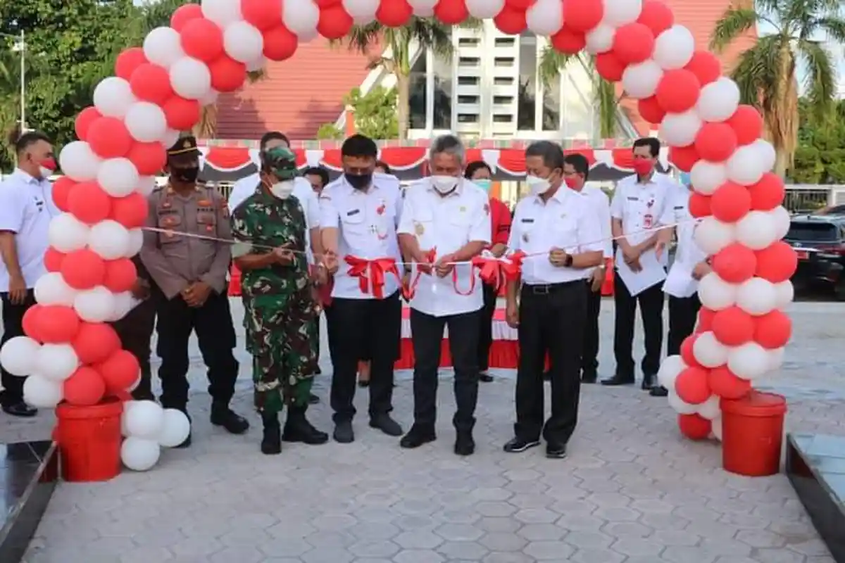 Bupati Minsel Franky Wongkar Resmikan Ruang Terbuka Publik di Amurang