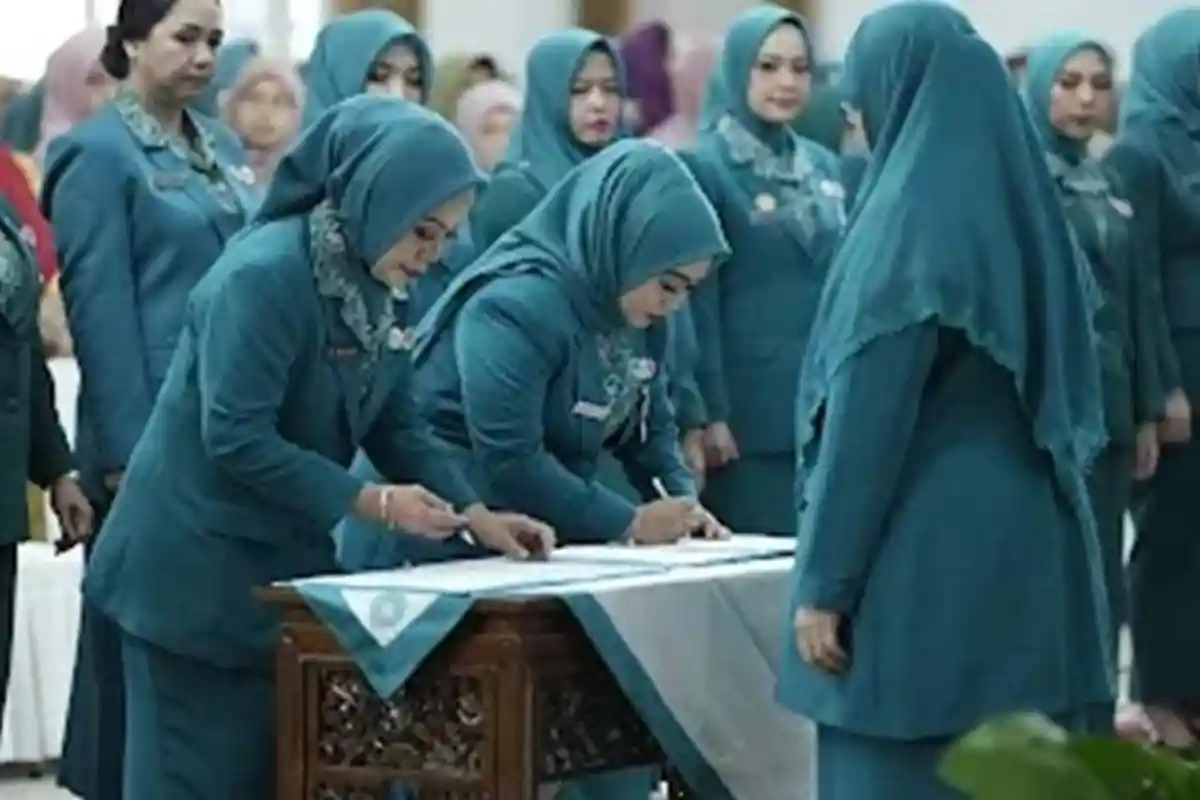 Nedia Fitri Resmi Dilantik Jadi Ketua TP PKK Sijunjung, Siap Dukung Program Nasional