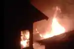 Kobaran-api-melalap-enam-unit-rumah.jpg