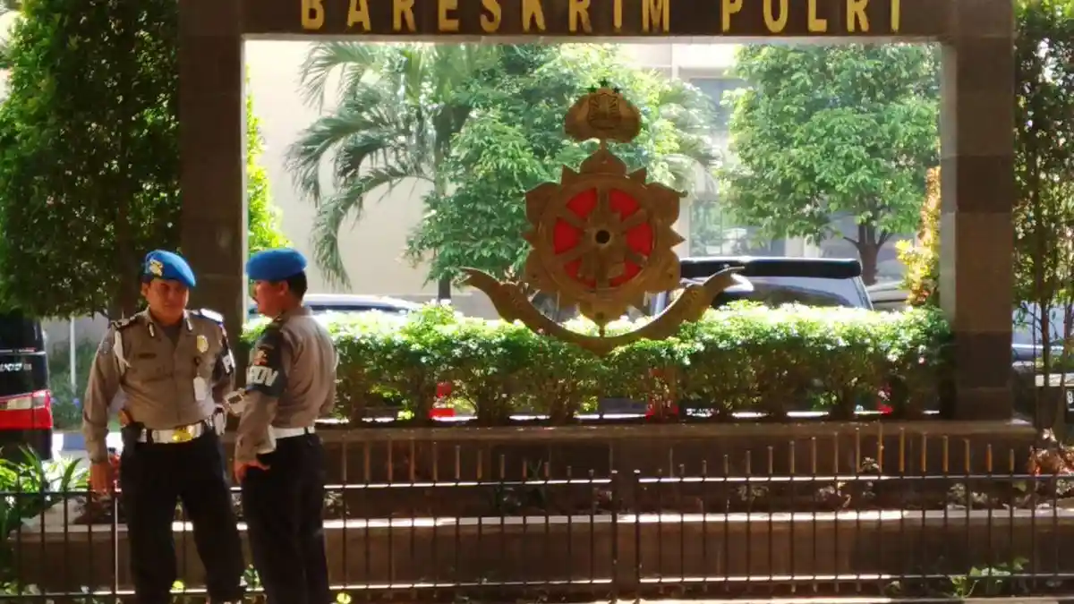 RJ Lino Sambangi Bareskrim, Penjagaan Diperketat ‎